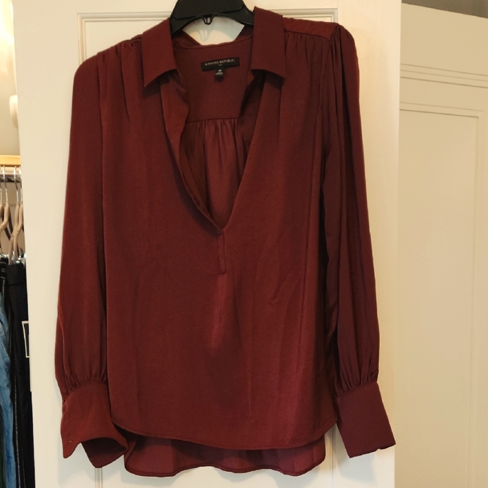 Banana Republic Deep Burgundy Collared V-Neck Long-Sleeve Blouse
